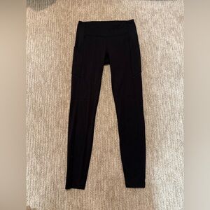 Black lululemon Speed Up leggings with pockets